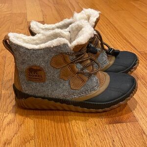 Girls Sorel Cozy Kids Boots with Faux Fur Lining